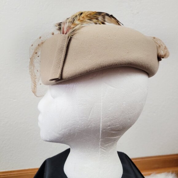 Vintage Bollman Pillbox Hat Doeskin Felt 100% Wool Feathers Beige USA Made Vtg - Picture 4 of 16